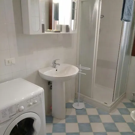 Casa In Zona Fiera A アパート *