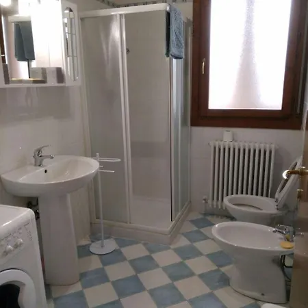 Casa In Zona Fiera A